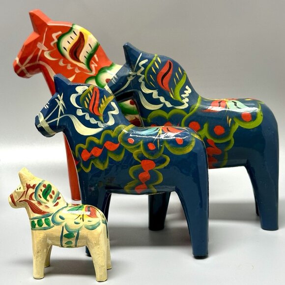 Nils Olsson Dala Horse Set Hand Carved Painted Wood Nusnäs Sweden Folk Art 7”-3”